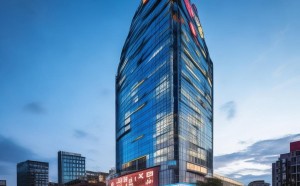 华兴商贸大厦，服务 excellence，助力商业发展